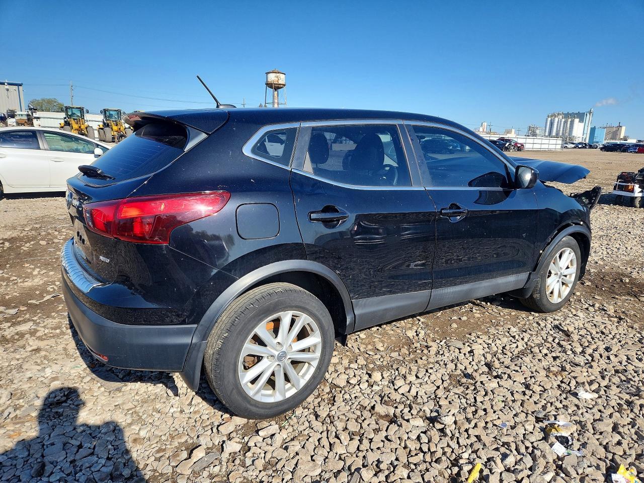 2017 Nissan Rogue Sport S - Фото 3