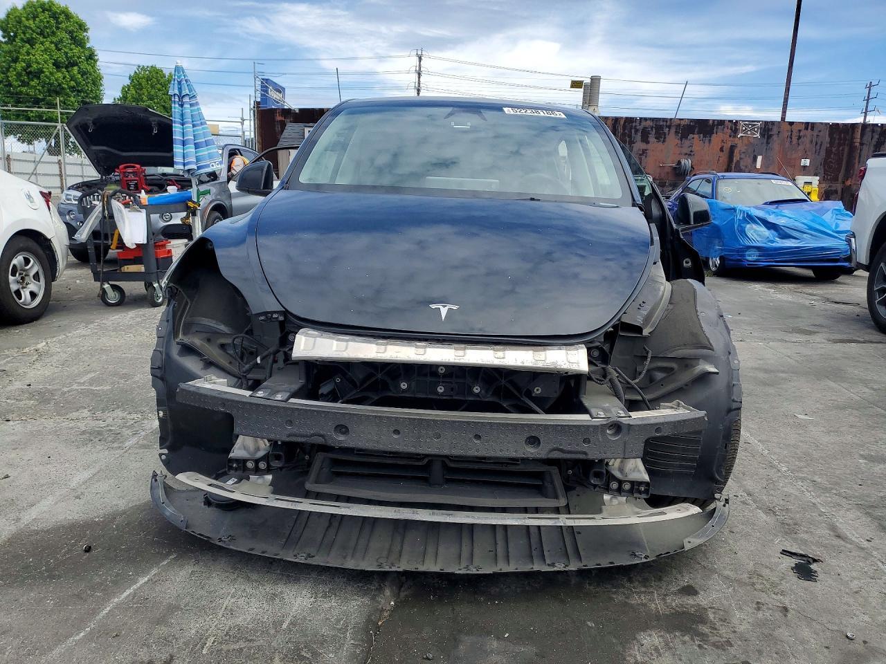 2024 Tesla Model Y - Фото 5
