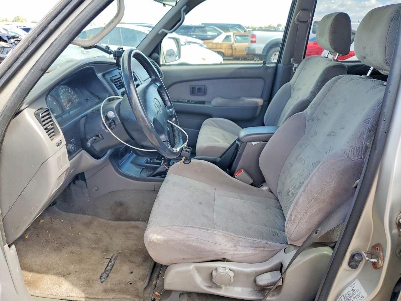 2001 Toyota 4Runner - Image 7