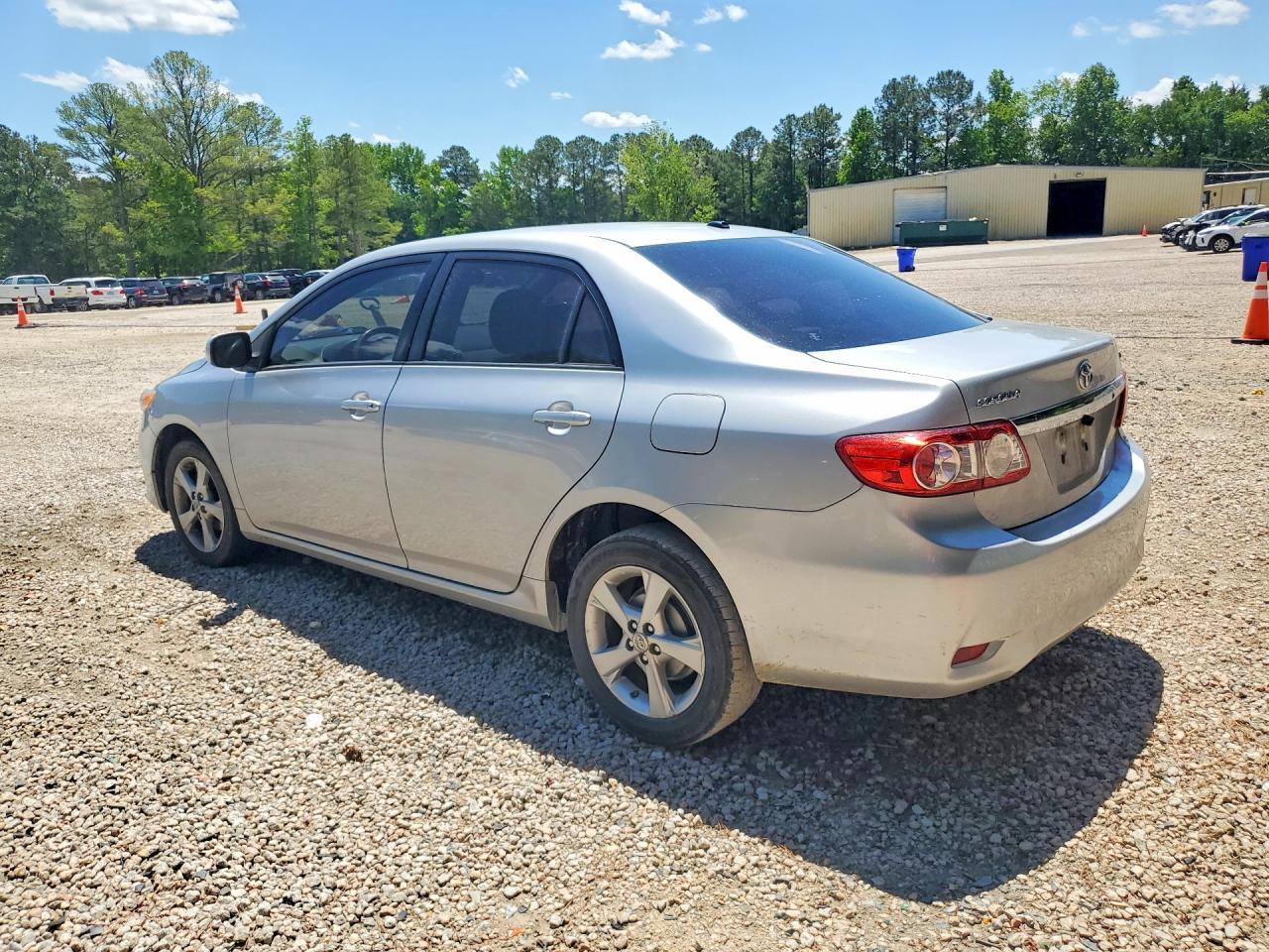 2011 Toyota Corolla Le - Image 2