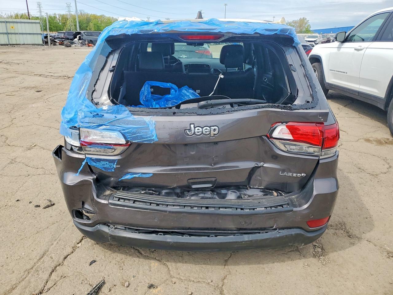 2021 Jeep Grand Cherokee Laredo - Image 6