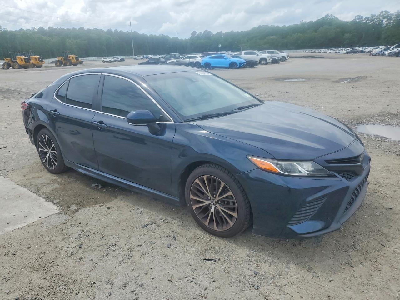 2018 Toyota Camry Se - Image 4