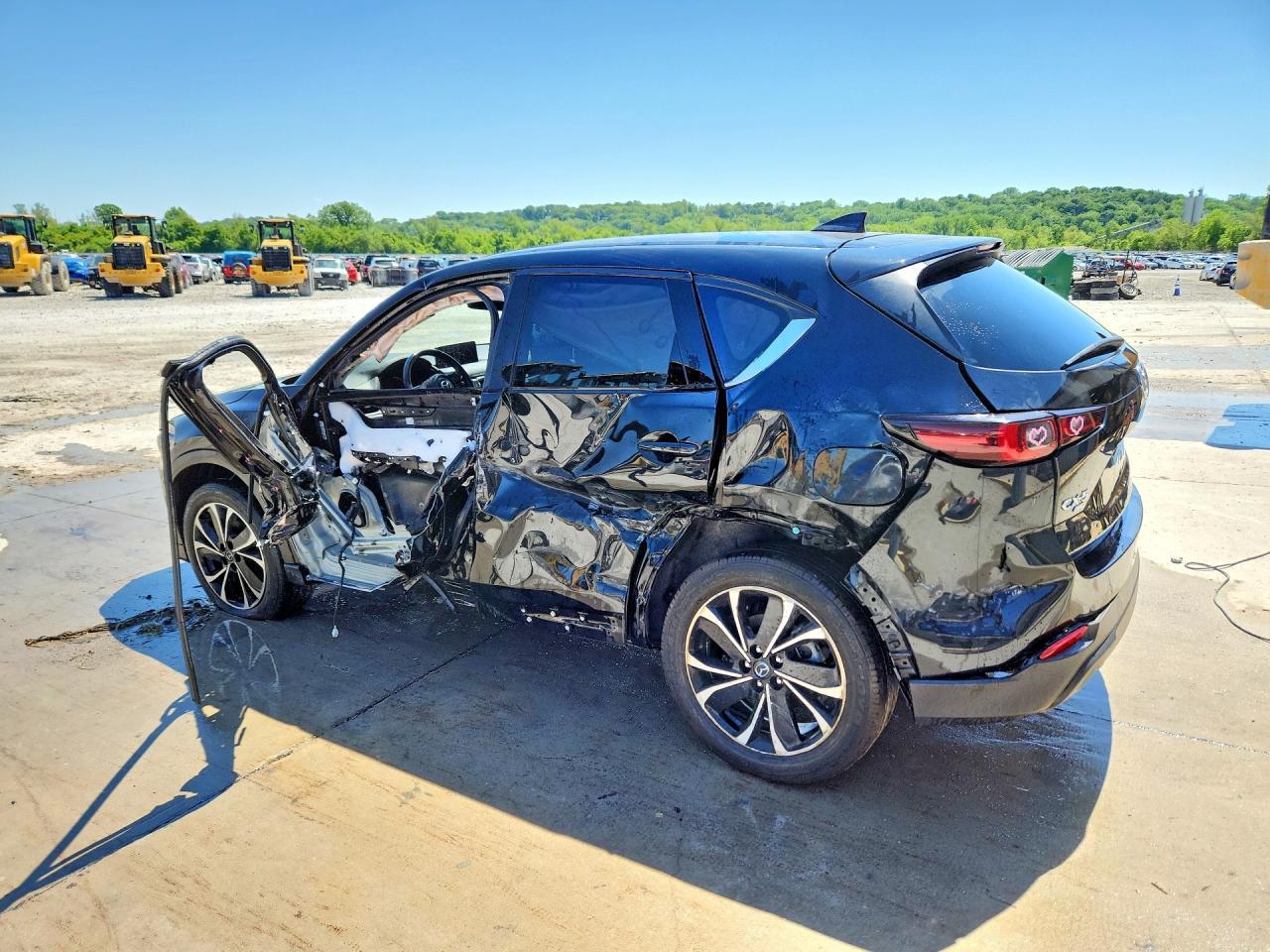 2023 Mazda Cx-5 Premium - Image 2