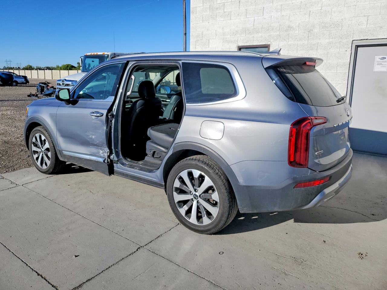 2021 Kia Telluride S - Image 2
