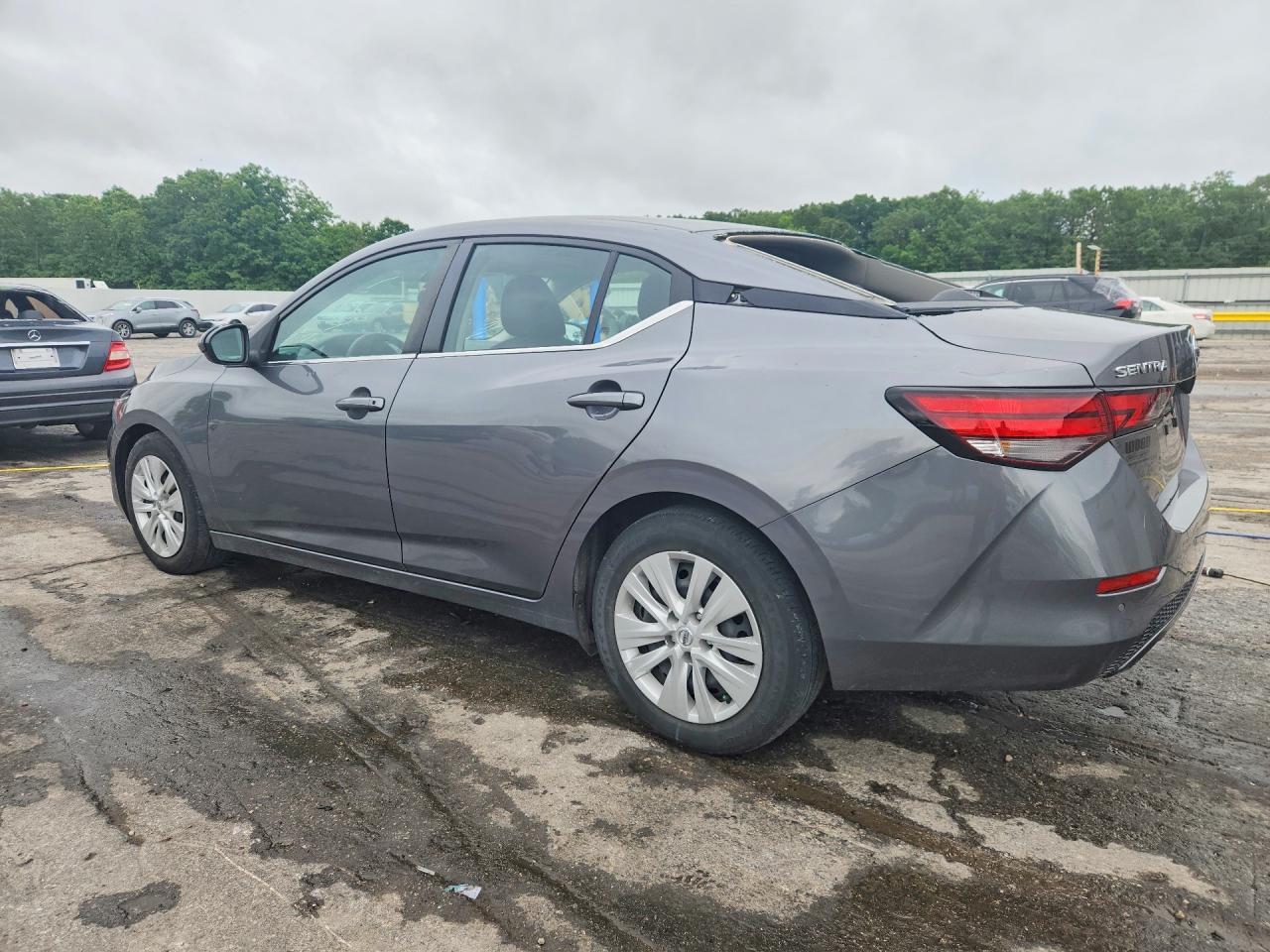 2022 Nissan Sentra S - Image 2