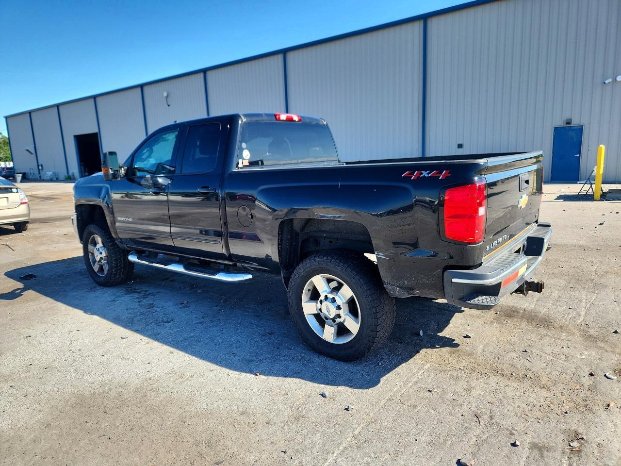 2018 Chevrolet Silverado K2500 Heavy Duty Lt - Image 2