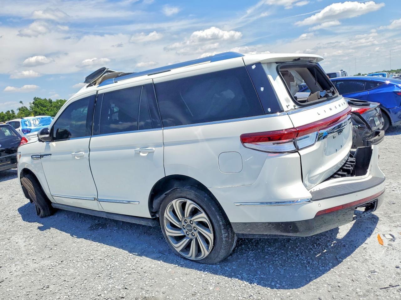 2023 Lincoln Navigator Reserve - Фото 2