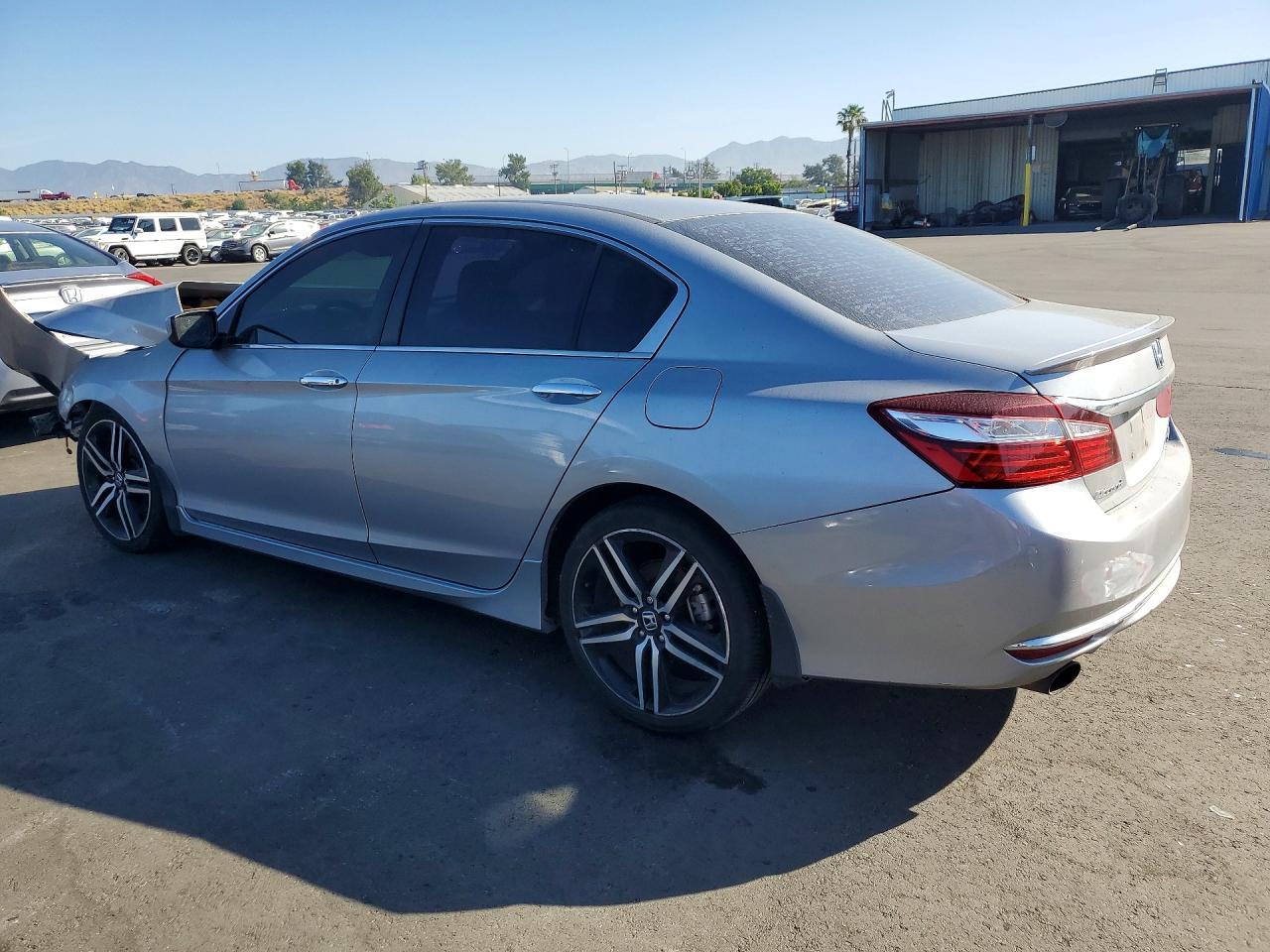 2016 Honda Accord Sport - Image 2