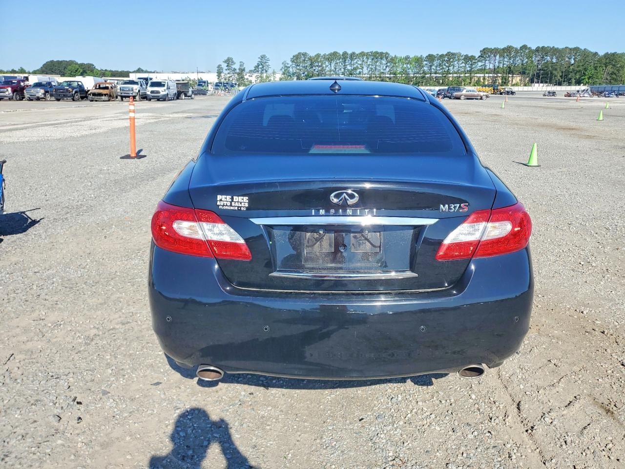 2013 Infiniti M37 Base - Image 6