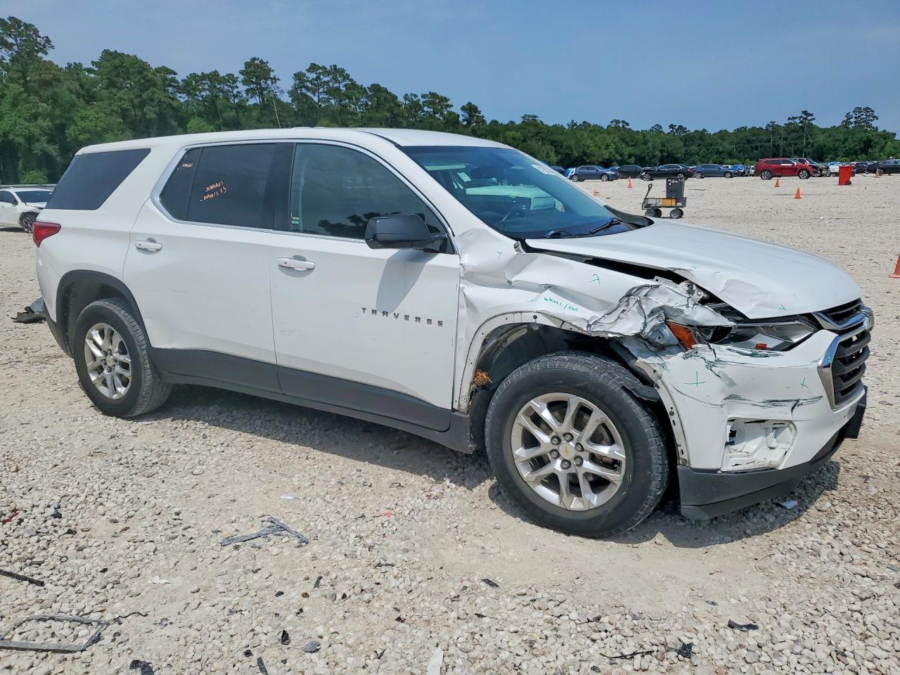 2019 Chevrolet Traverse Ls - Фото 4