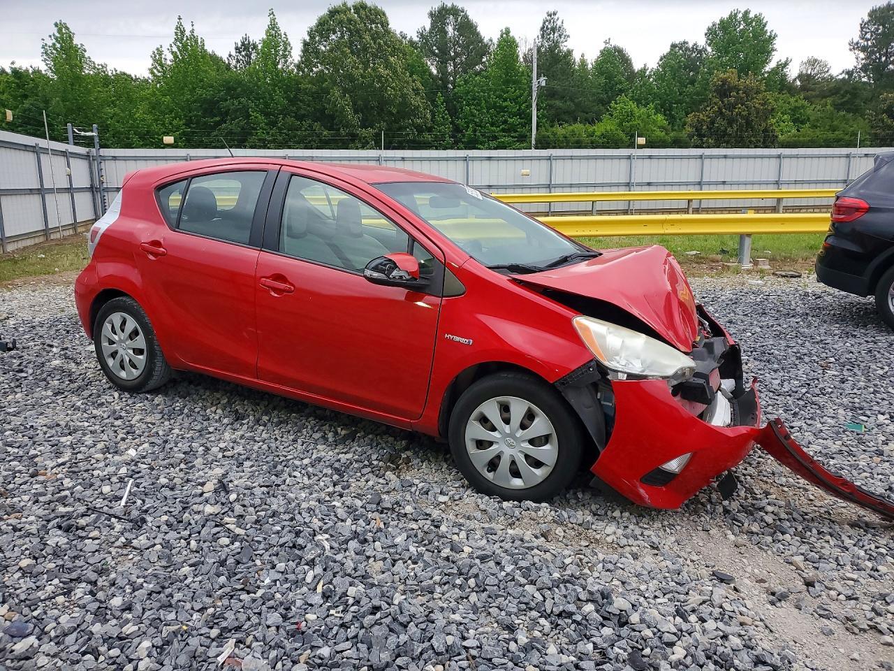 2013 Toyota Prius C One - Image 4