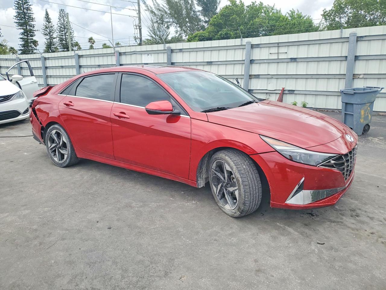 2023 Hyundai Elantra Limited - Фото 4