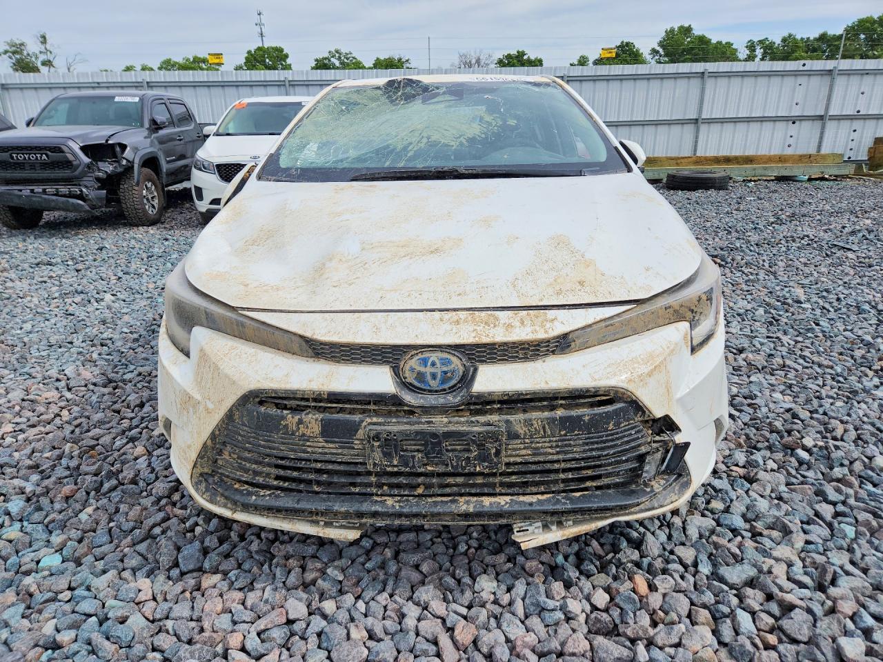 2025 Toyota Corolla Hybrid Le - Image 5