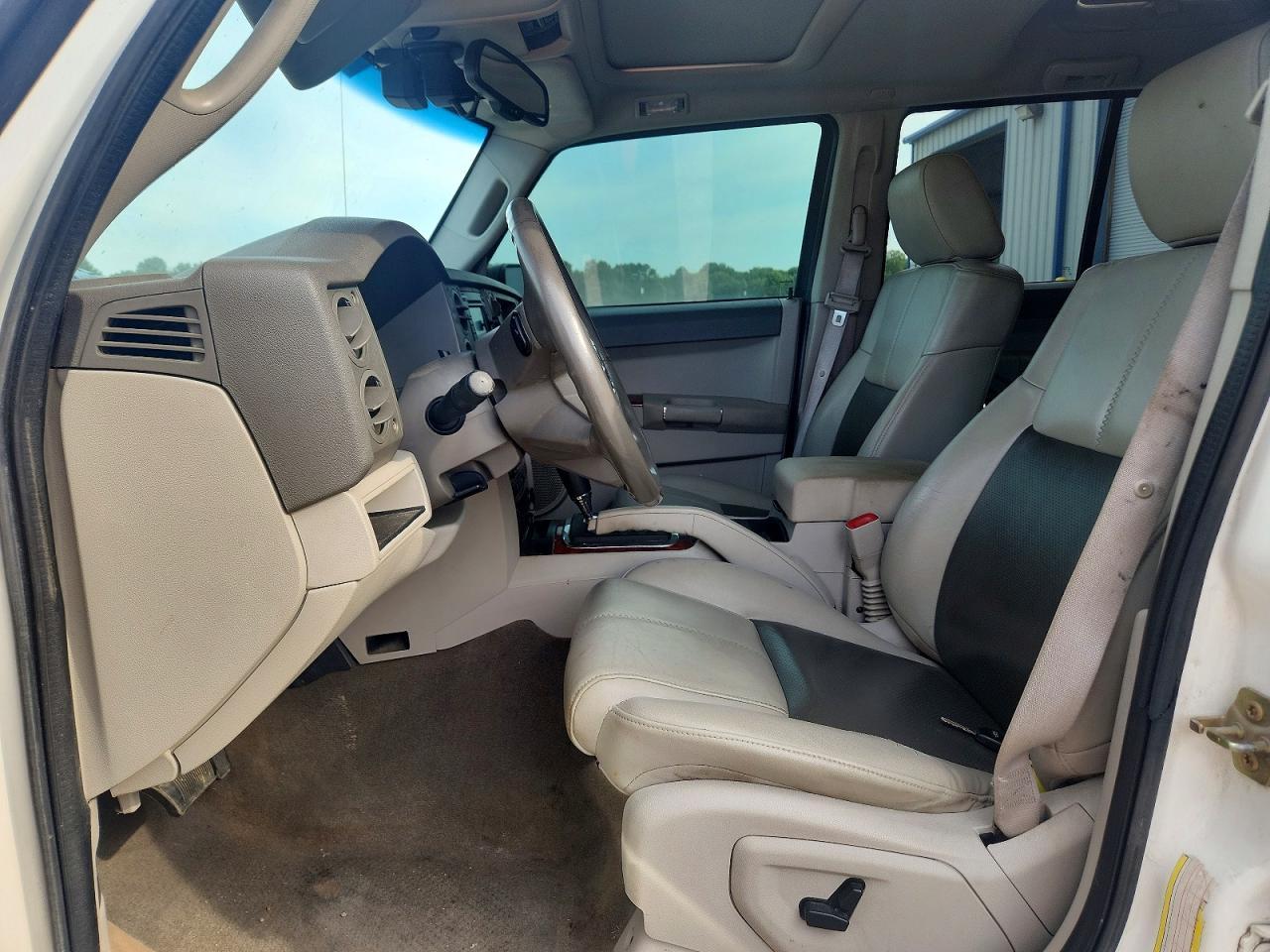 2006 Jeep Commander Limited - Image 7