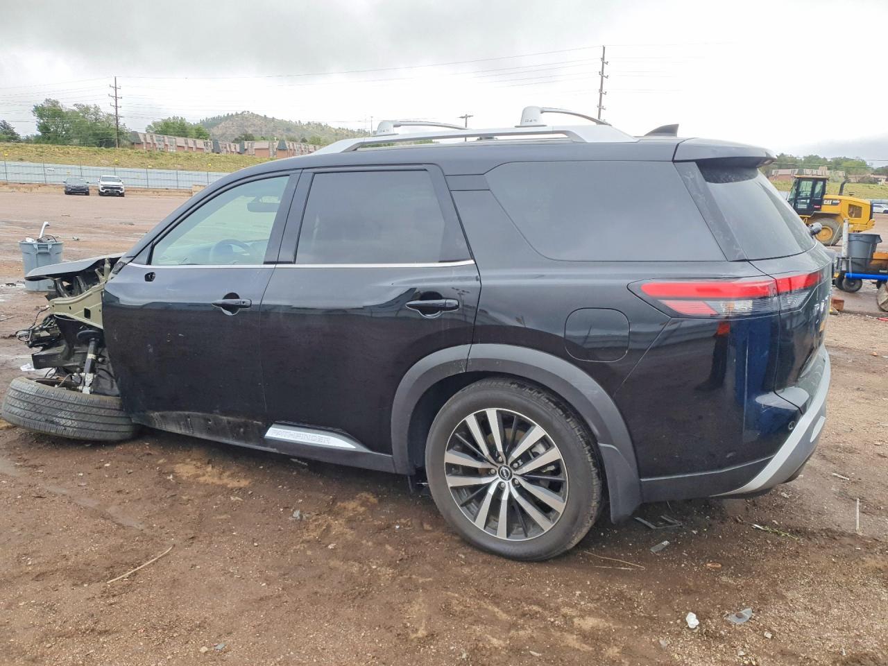 2025 Nissan Pathfinder Platinum - Фото 2