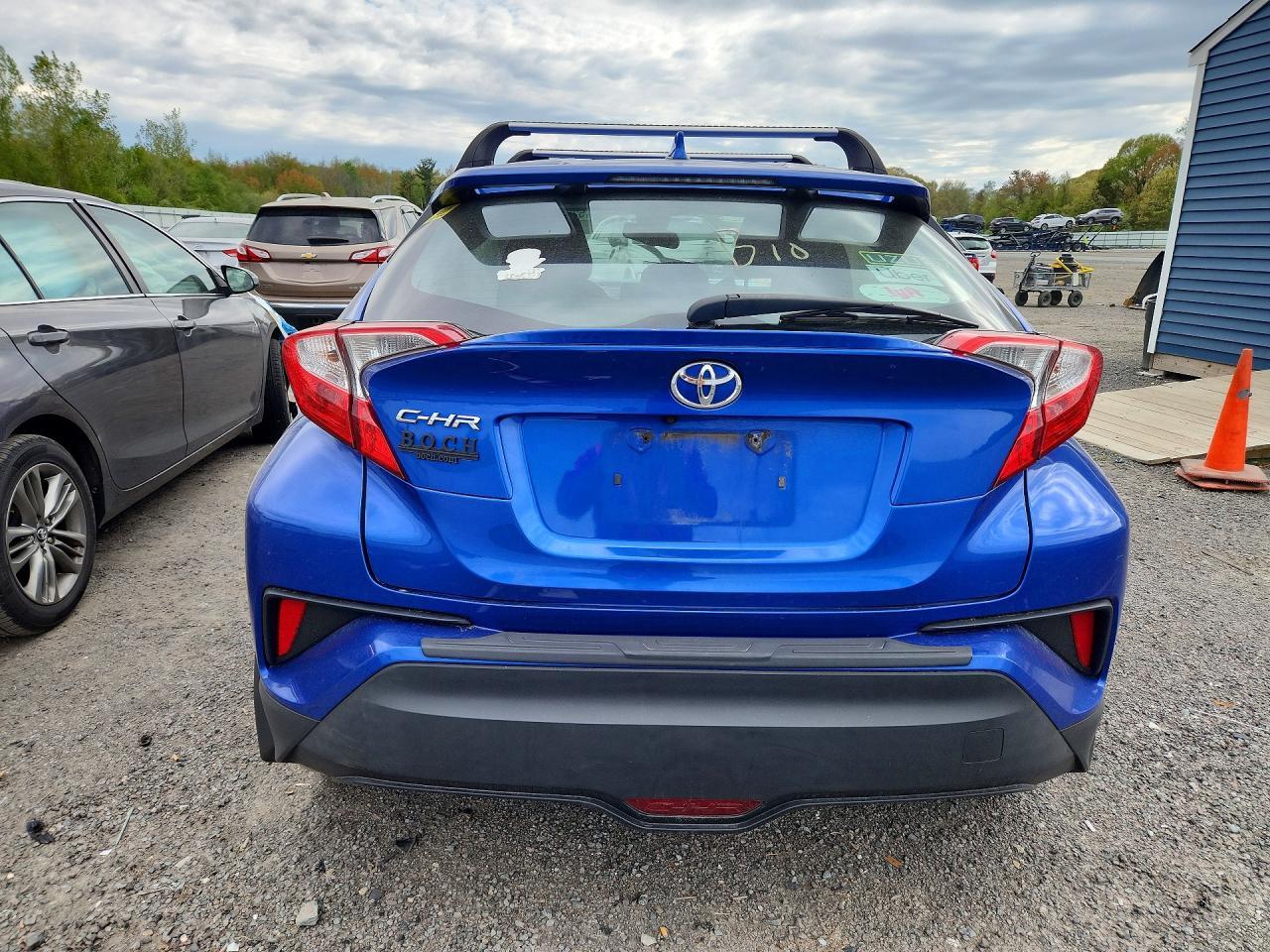 2018 Toyota C-Hr Xle Premium - Image 6