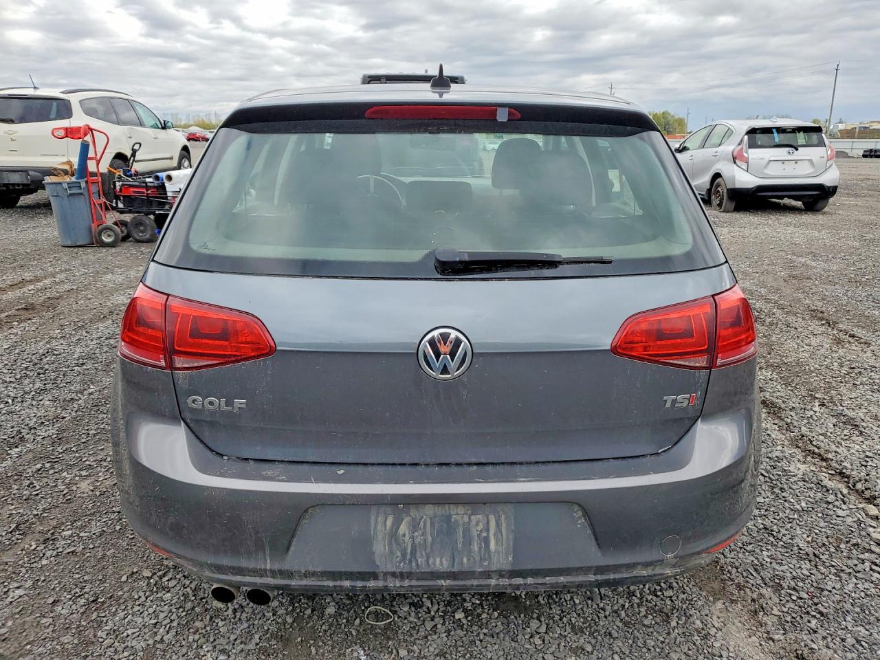 2016 Volkswagen Golf S - Image 6