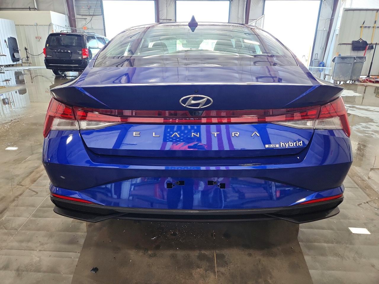 2023 Hyundai Elantra Blue - Фото 6