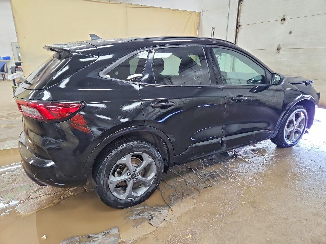 2023 Ford Escape St Line - Фото 3