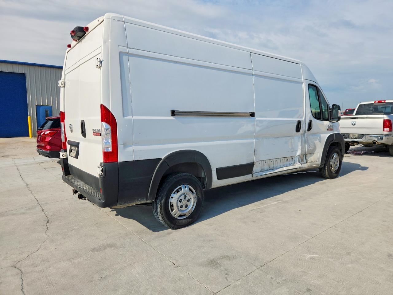 2021 Ram Promaster 2500 Delivery Van - Фото 3