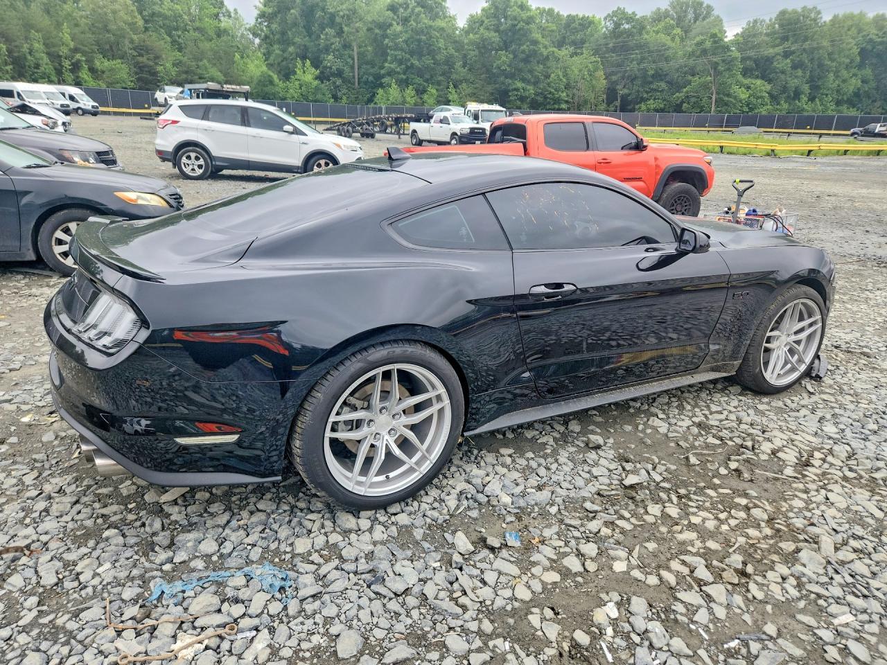 2022 Ford Mustang Gt - Фото 3