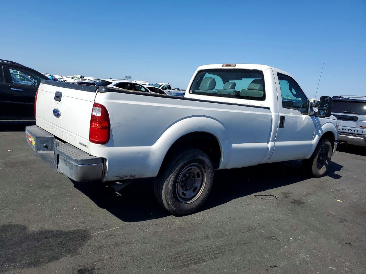 2015 Ford F350 Super Duty - Фото 3