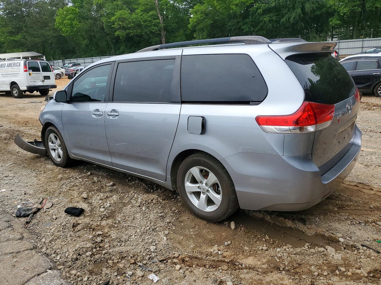 2011 Toyota Sienna Le - Image 2