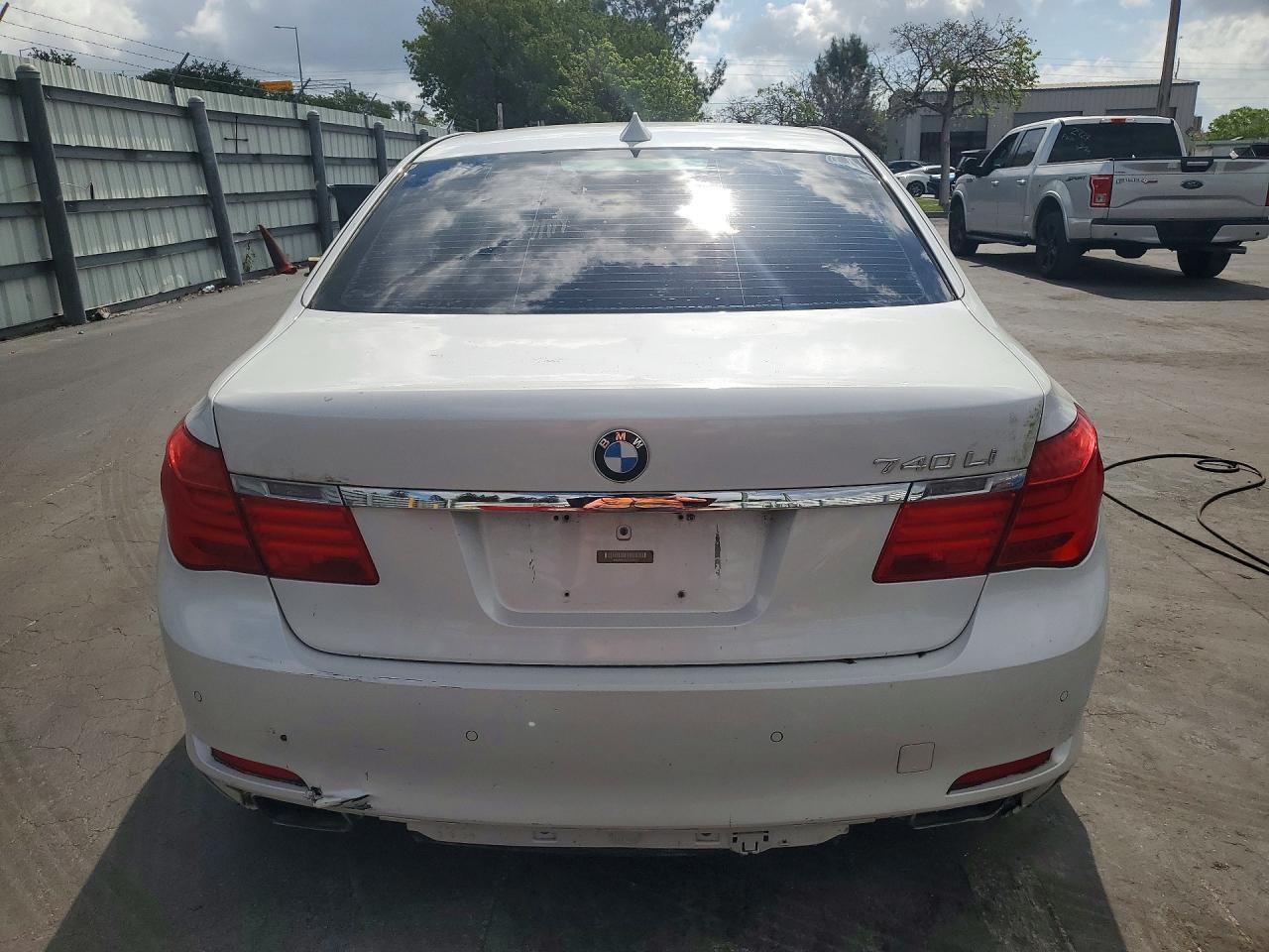2012 BMW 740 Li - Image 6