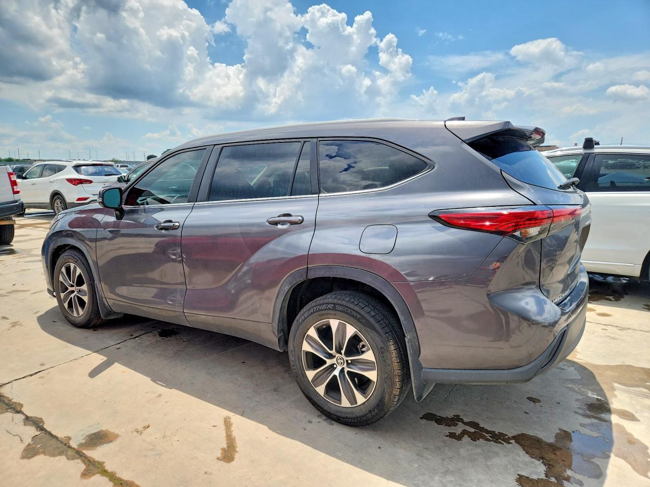 2023 Toyota Highlander Xle - Image 2