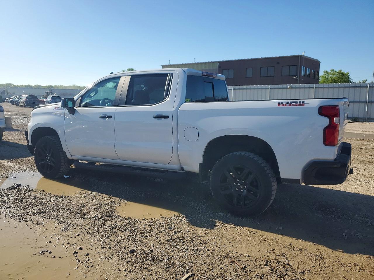 2021 Chevrolet Silverado K1500 Lt Trail Boss - Фото 2
