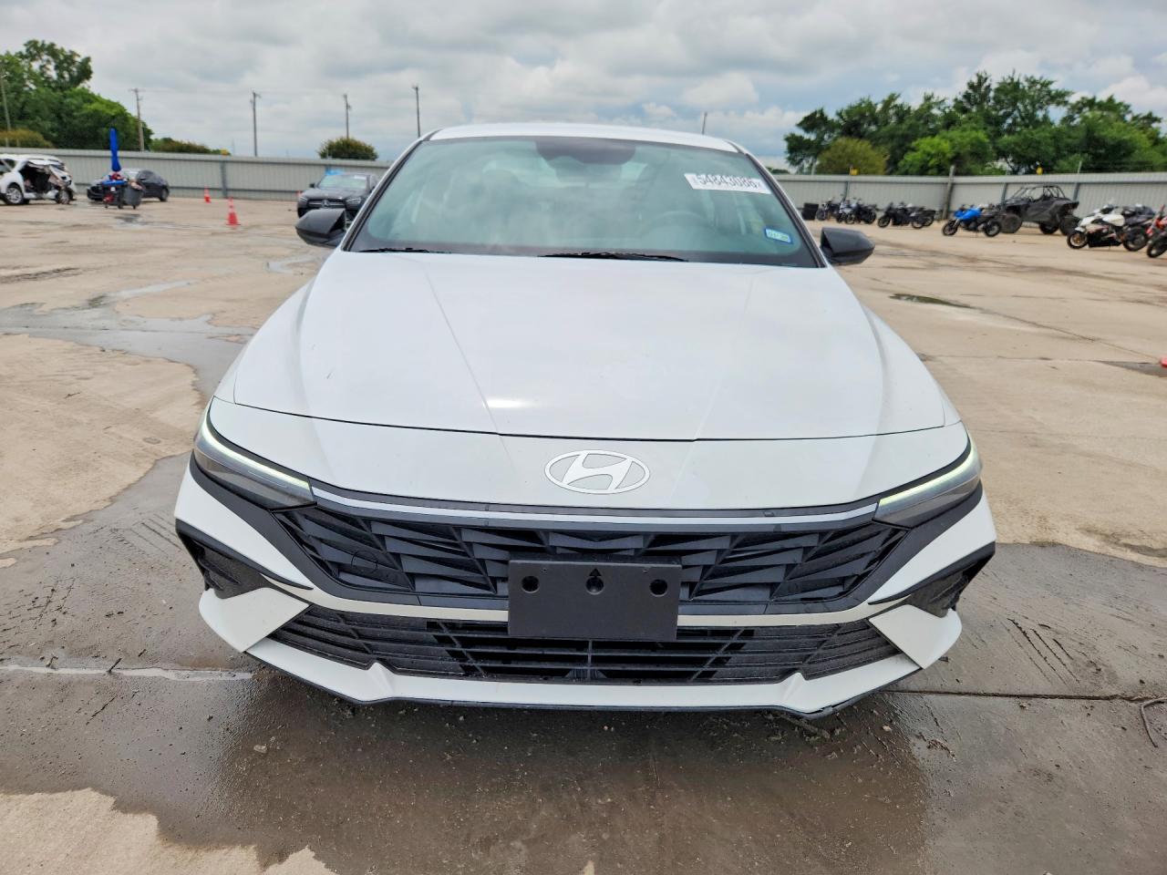 2025 Hyundai Elantra Hybrid Sel Sport - Image 5