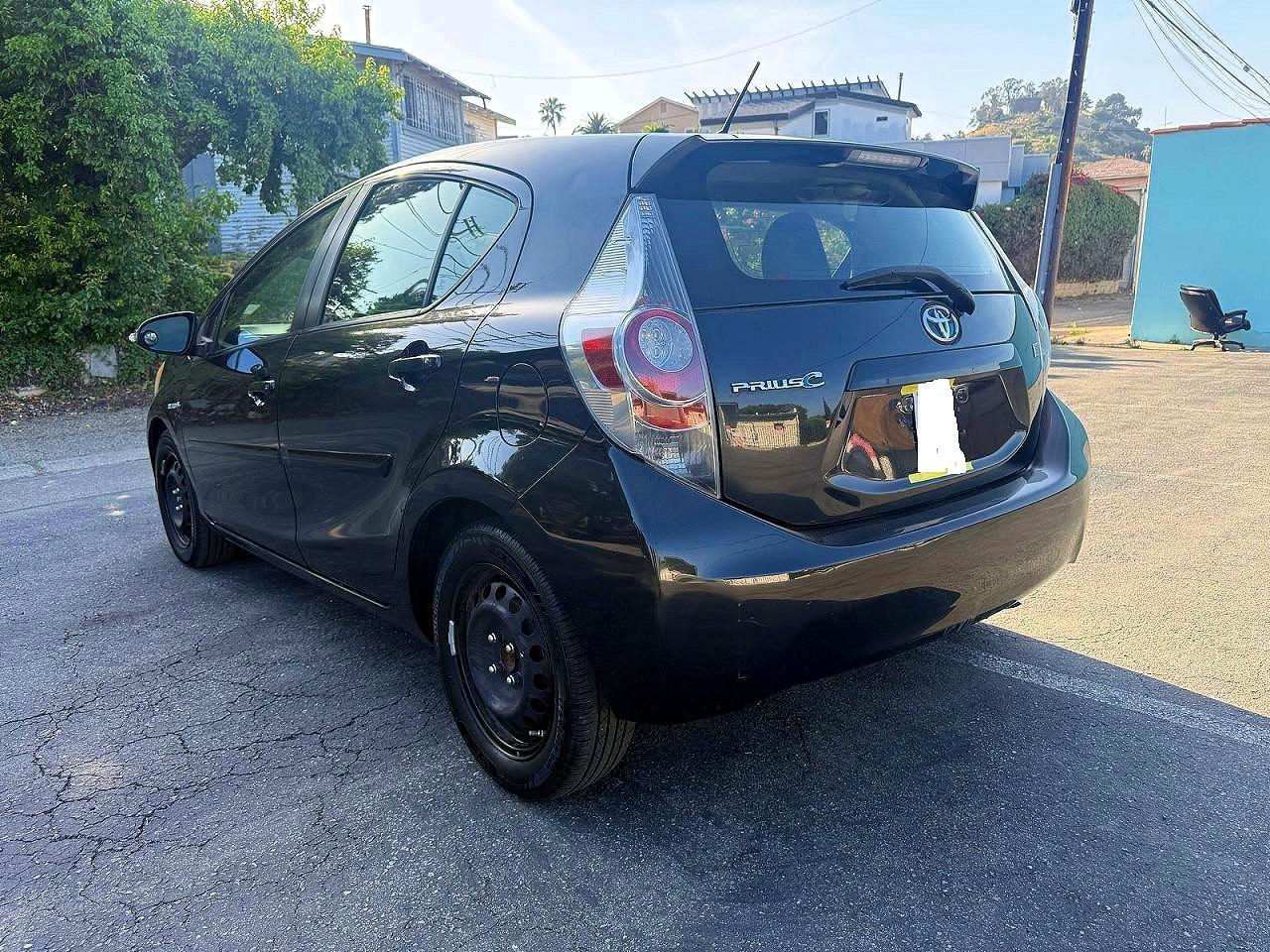 2013 Toyota Prius C Three - Фото 3