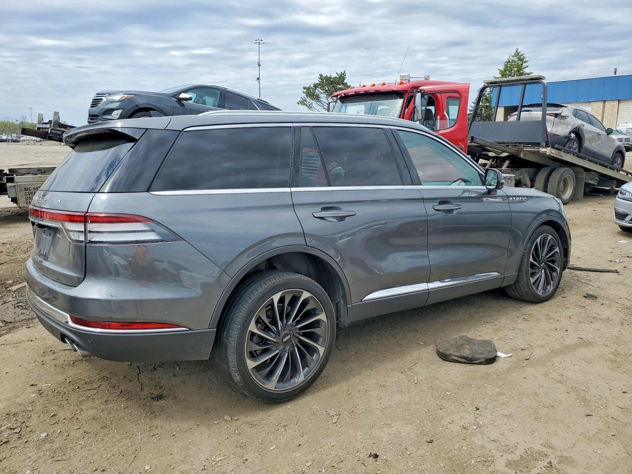 2022 Lincoln Aviator Reserve - Image 3