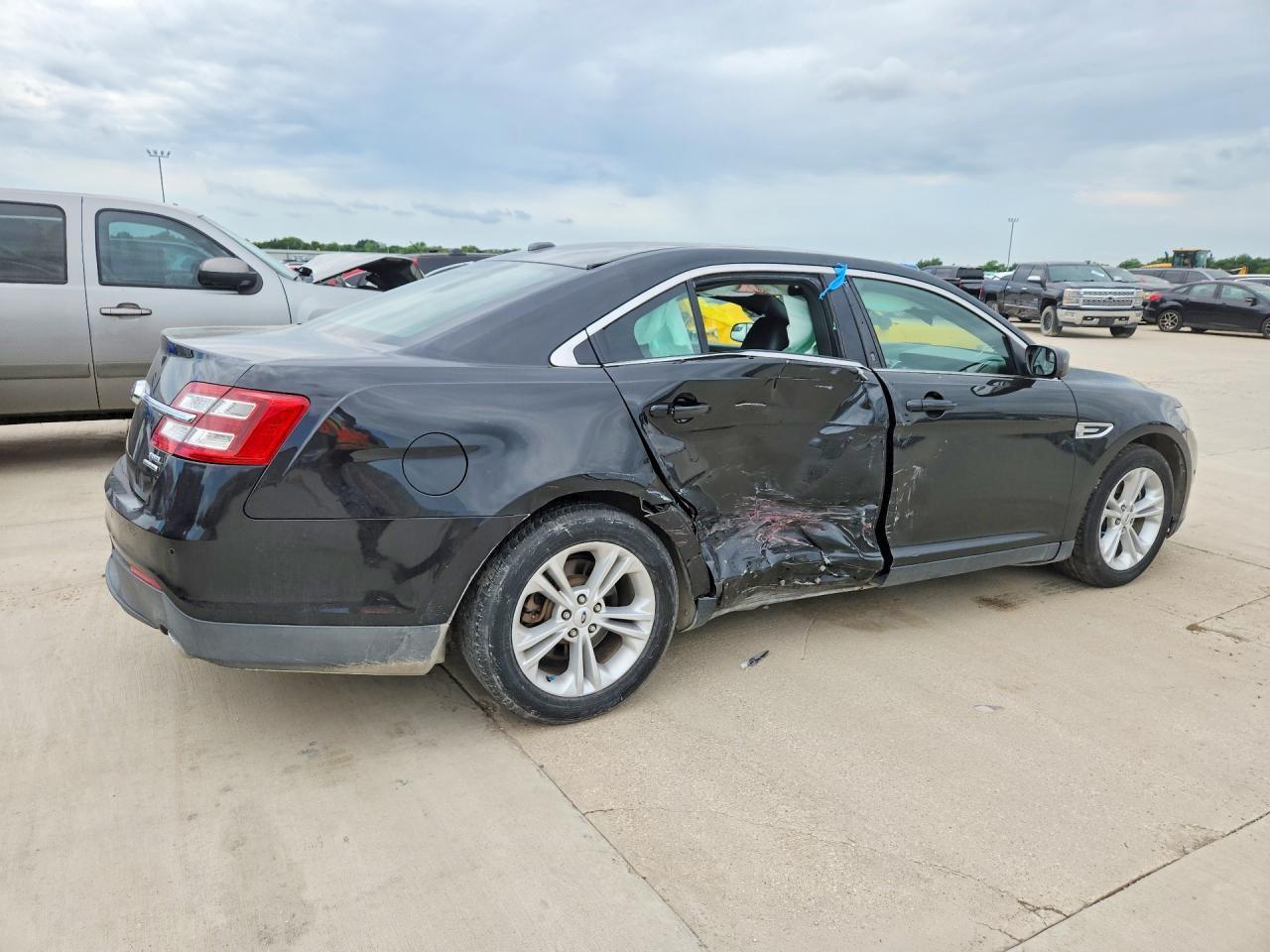 2015 Ford Taurus Sel - Image 3