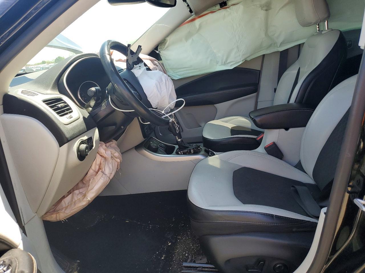 2018 Jeep Compass Latitude - Image 7