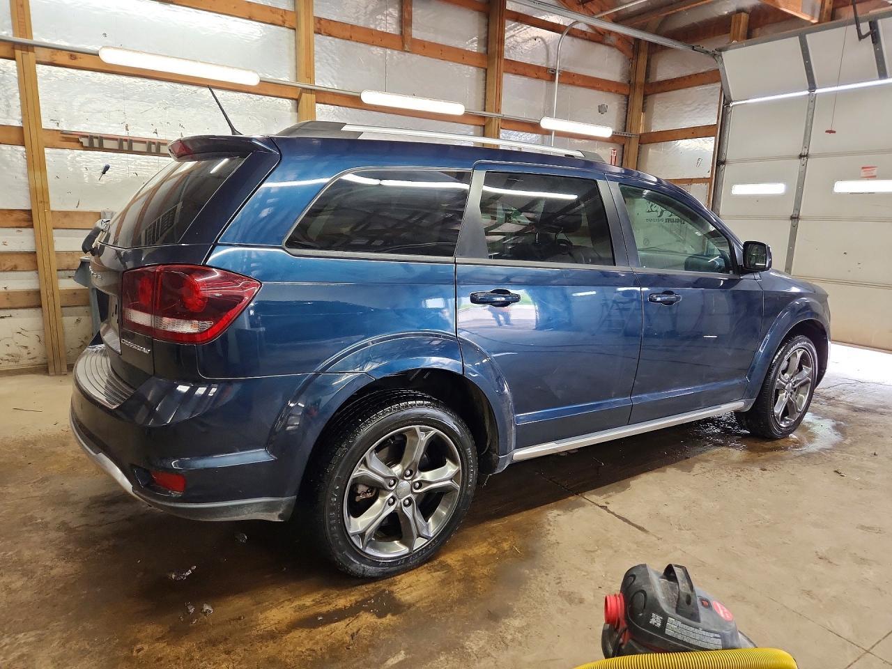 2015 Dodge Journey Crossroad - Image 3