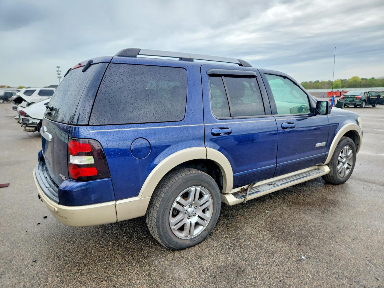 2006 Ford Explorer Eddie Bauer - Image 3