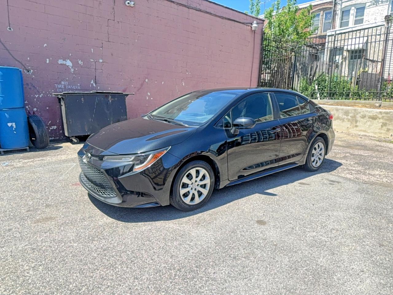 2021 Toyota Corolla Le - Image 2