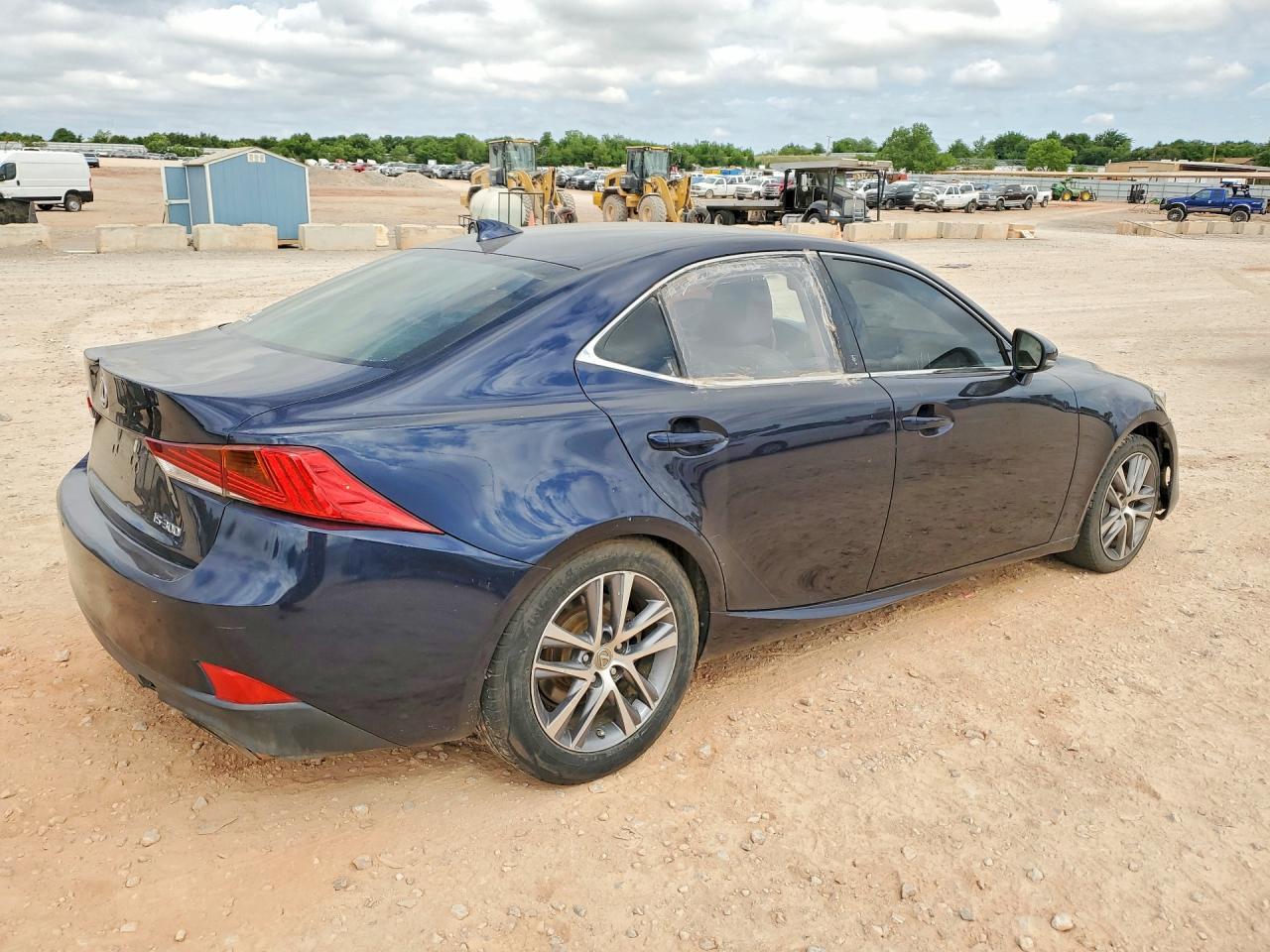 2019 Lexus Is 300 - Фото 3