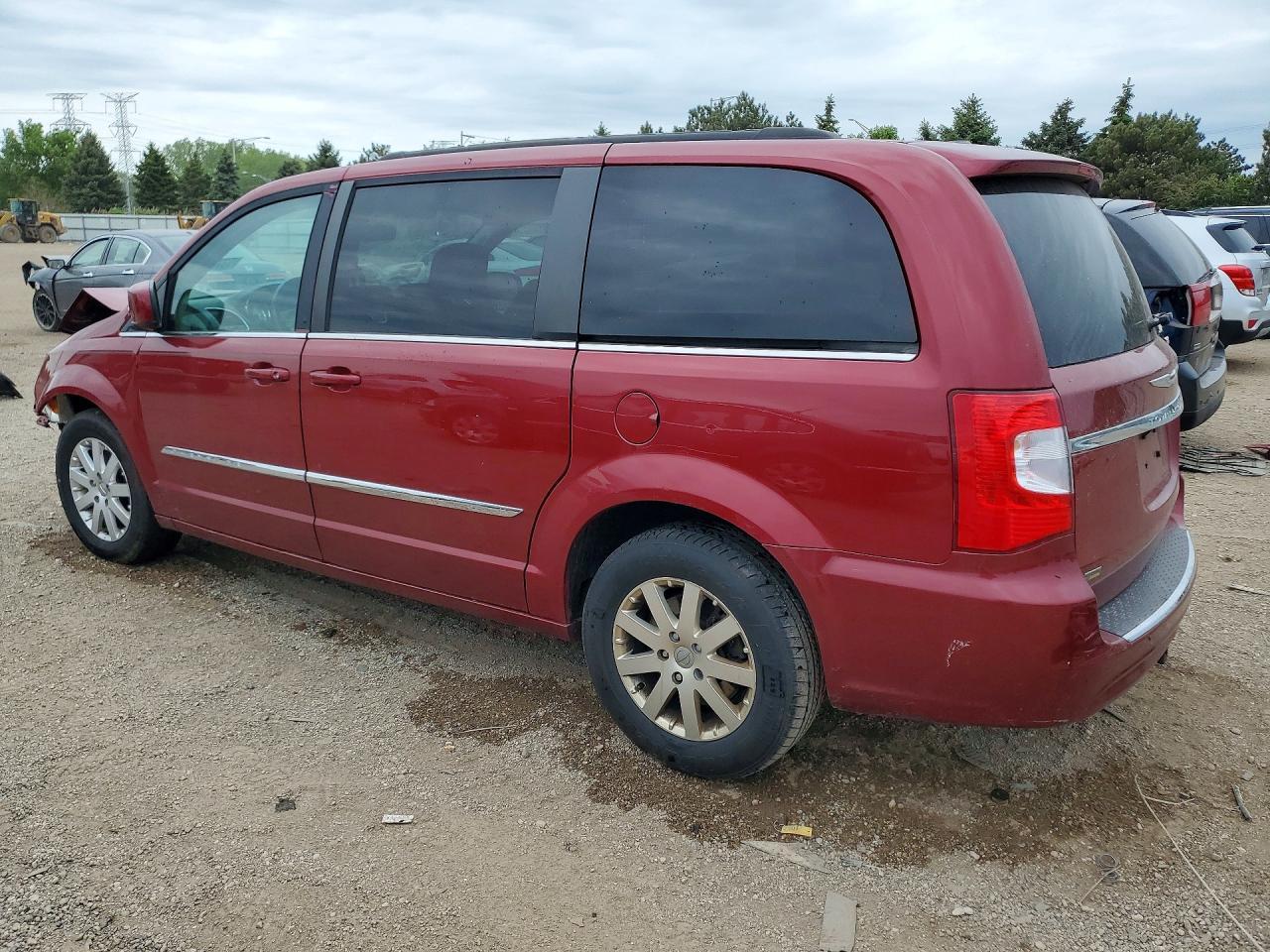2015 Chrysler Town & Country Touring - Фото 2