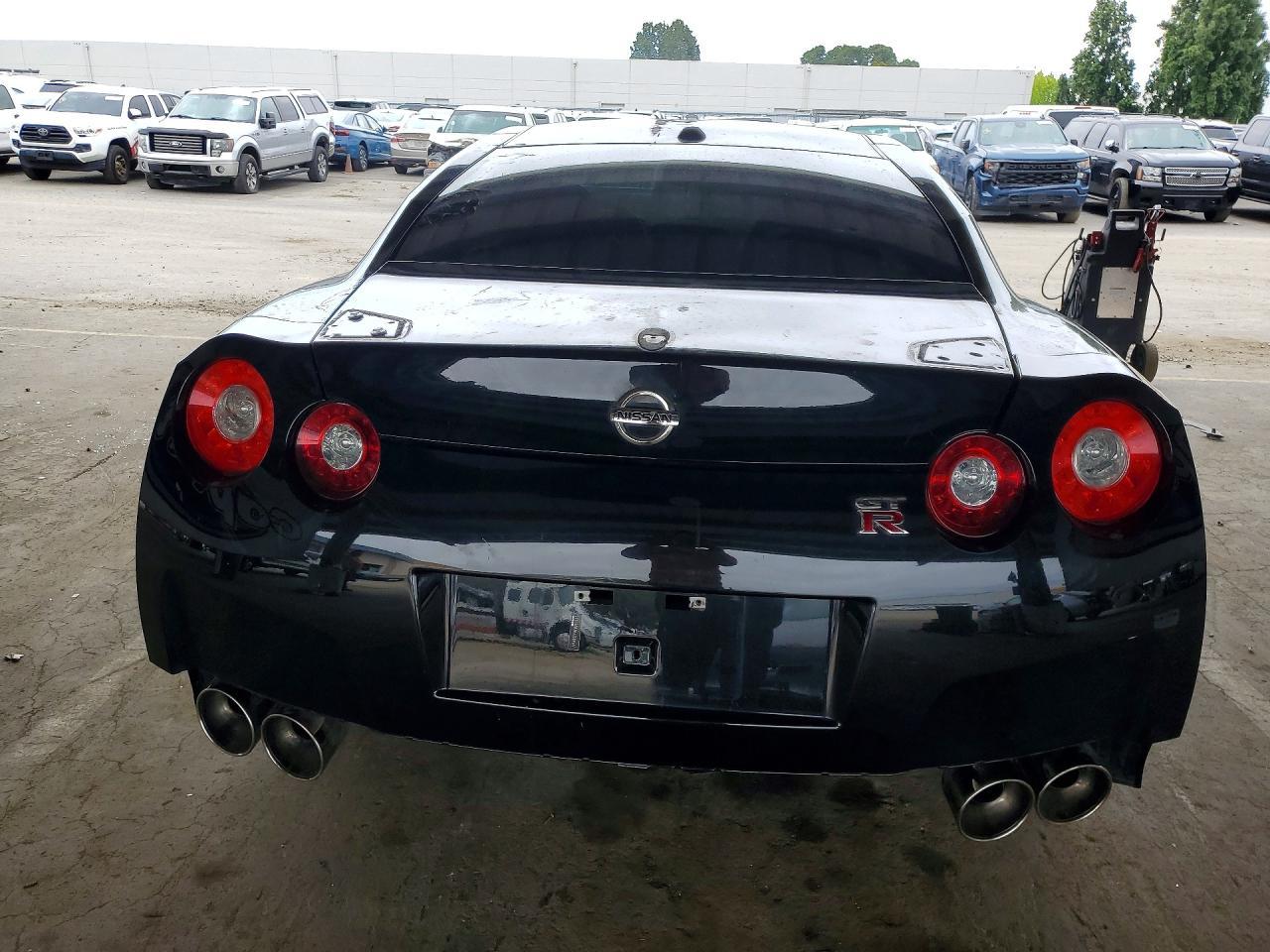 2016 Nissan Gt-R Premium - Image 6