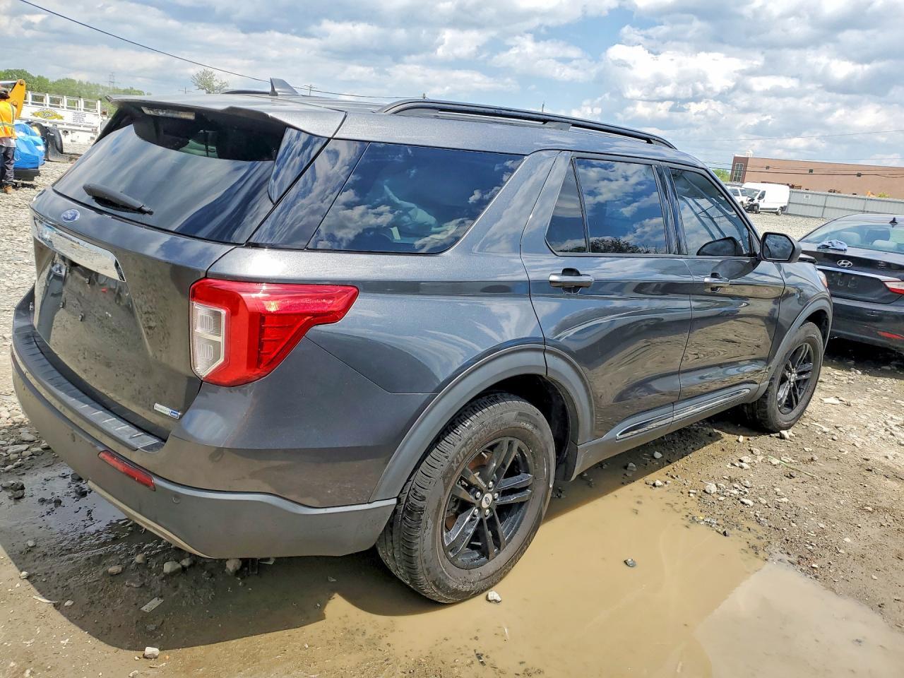 2020 Ford Explorer Xlt - Фото 3