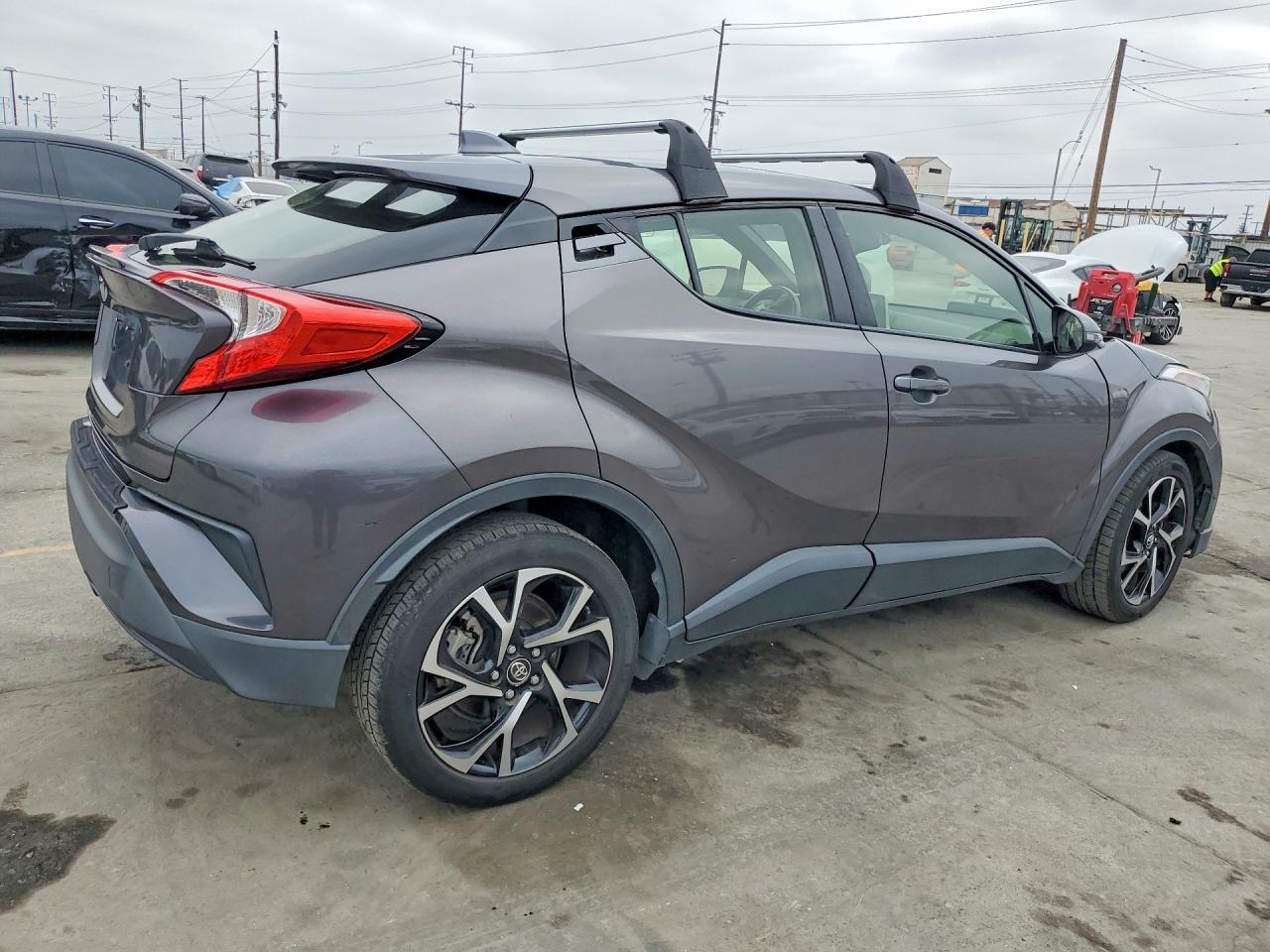 2019 Toyota C-Hr Xle - Image 3