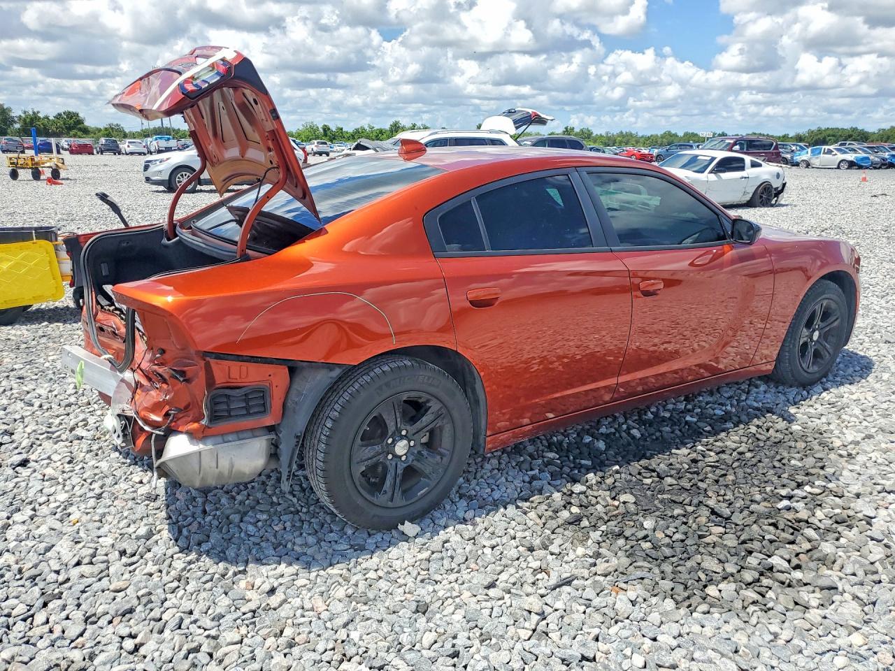 2023 Dodge Charger Sxt - Image 3