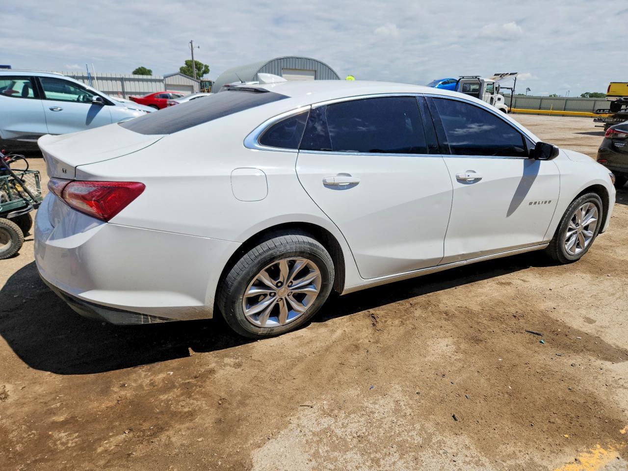 2022 Chevrolet Malibu Lt - Фото 3
