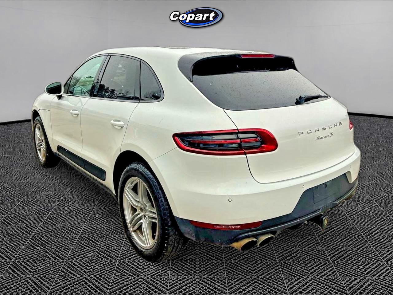 2015 Porsche Macan S - Image 3