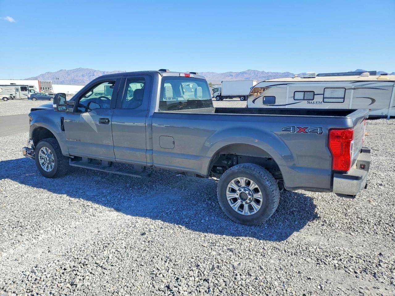 2022 Ford F250 Super Duty - Фото 2