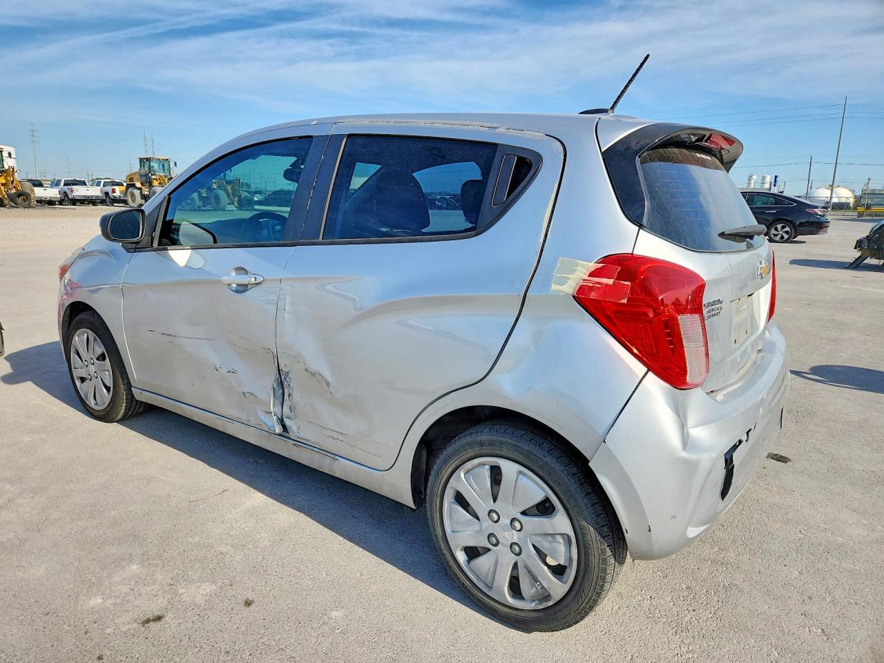 2016 Chevrolet Spark Ls - Фото 2