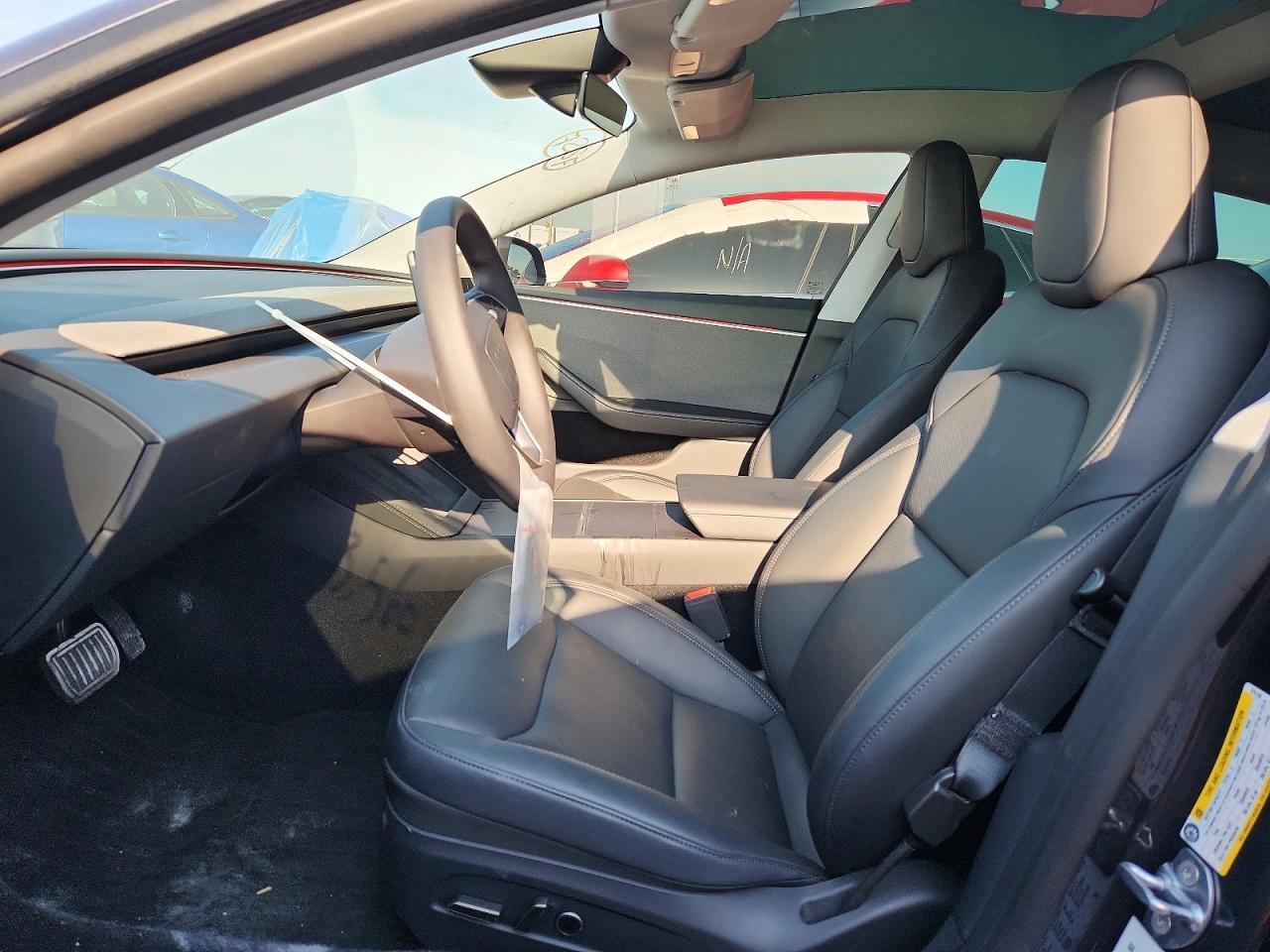 2025 Tesla Model 3 - Image 7
