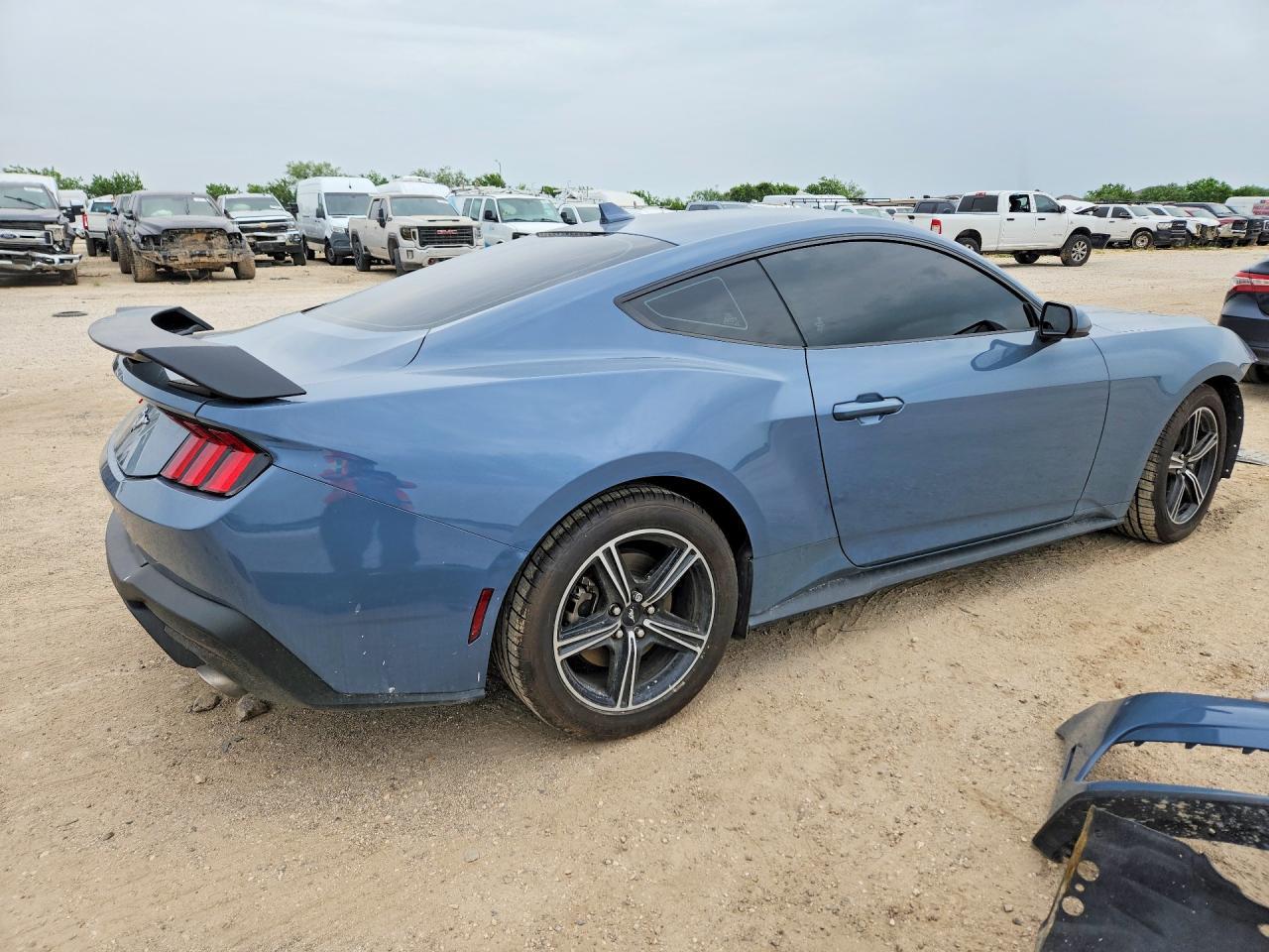 2024 Ford Mustang - Image 3